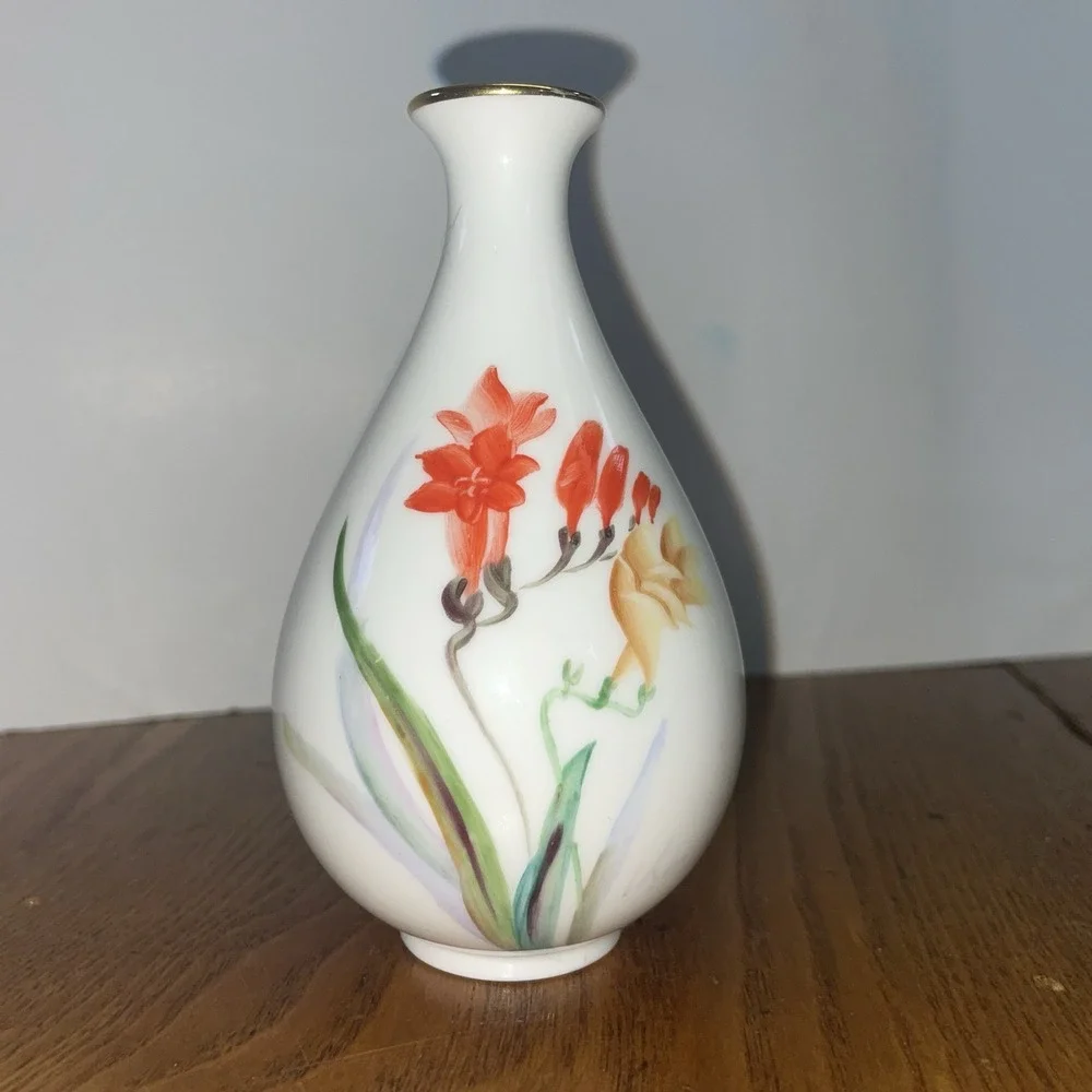 Signed Noritake‎ Bone China Single Flower Bud Vase Nippon Toki Japan